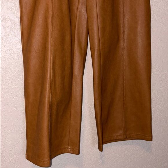 7 For All Mankind Faux Leather Wide Leg Cropped Pants Saddle Brown Sz S - Picture 3 of 9